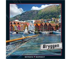 WK00787  00787 Postkort, 3D, kvadratiske, Bryggen Bryggen in Bergen, Worth Keeping